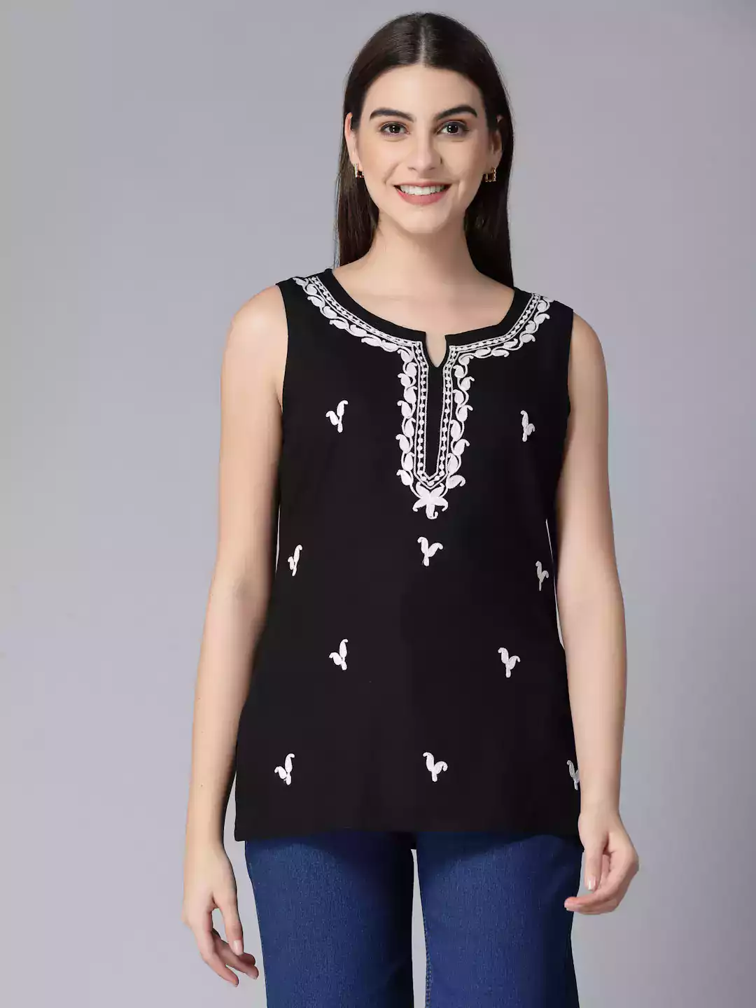 laiba-black-sleeveless-short-kurti1-1.webp